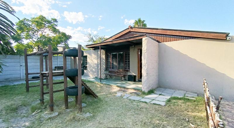 5 Bedroom Property for Sale in Bothasig Western Cape